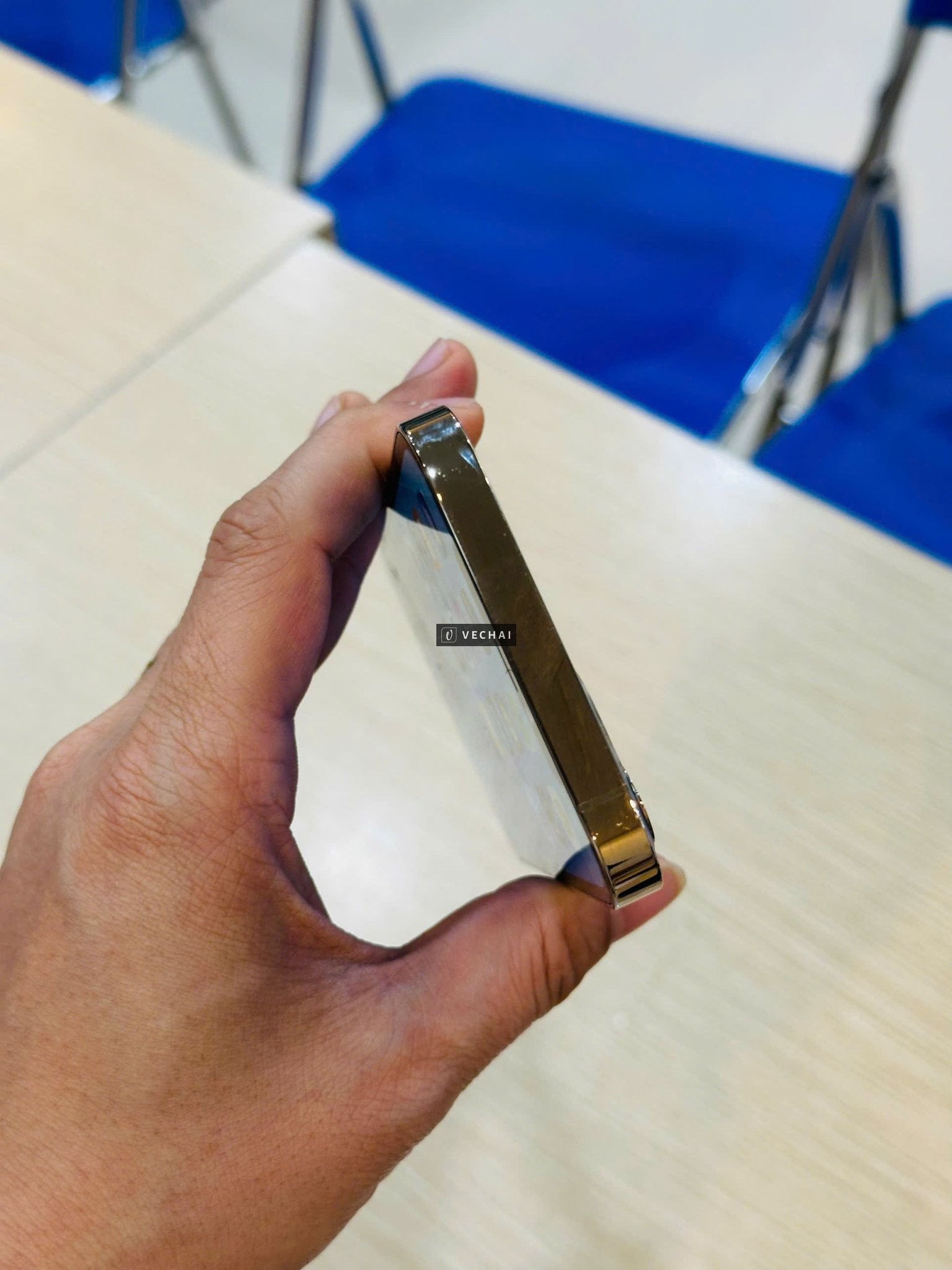 IPHONE 12 PRO 128GB GOLD QUỐC TẾ LẮP 2 SIM TIỆN LỢI NGUYÊN ZIN 100% – Máy nhỏ gọn, thích hợp cho nhữ