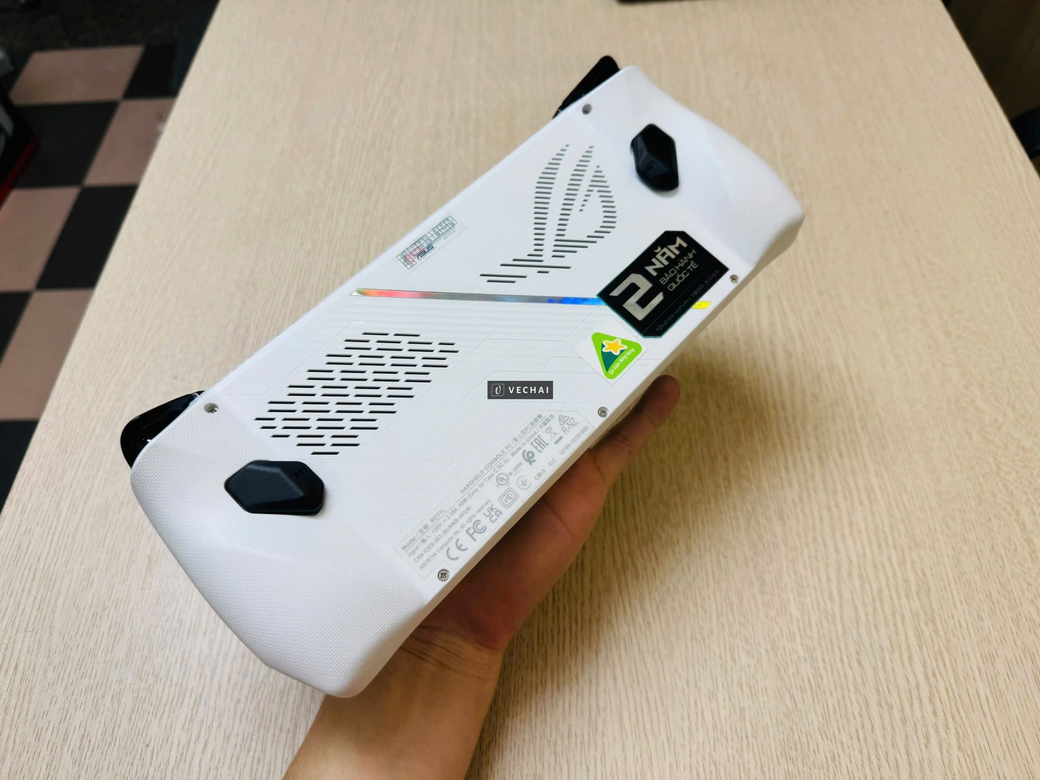 Máy chơi game ASUS ROG Ally Z1 Extreme chính hãng mới hết bh tháng 8 vừa rồi  – ROG Ally (Ryzen Z1 E