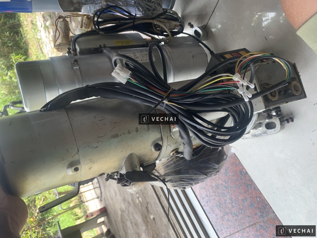 Motor cửa cuốn cũ có lắp đặt