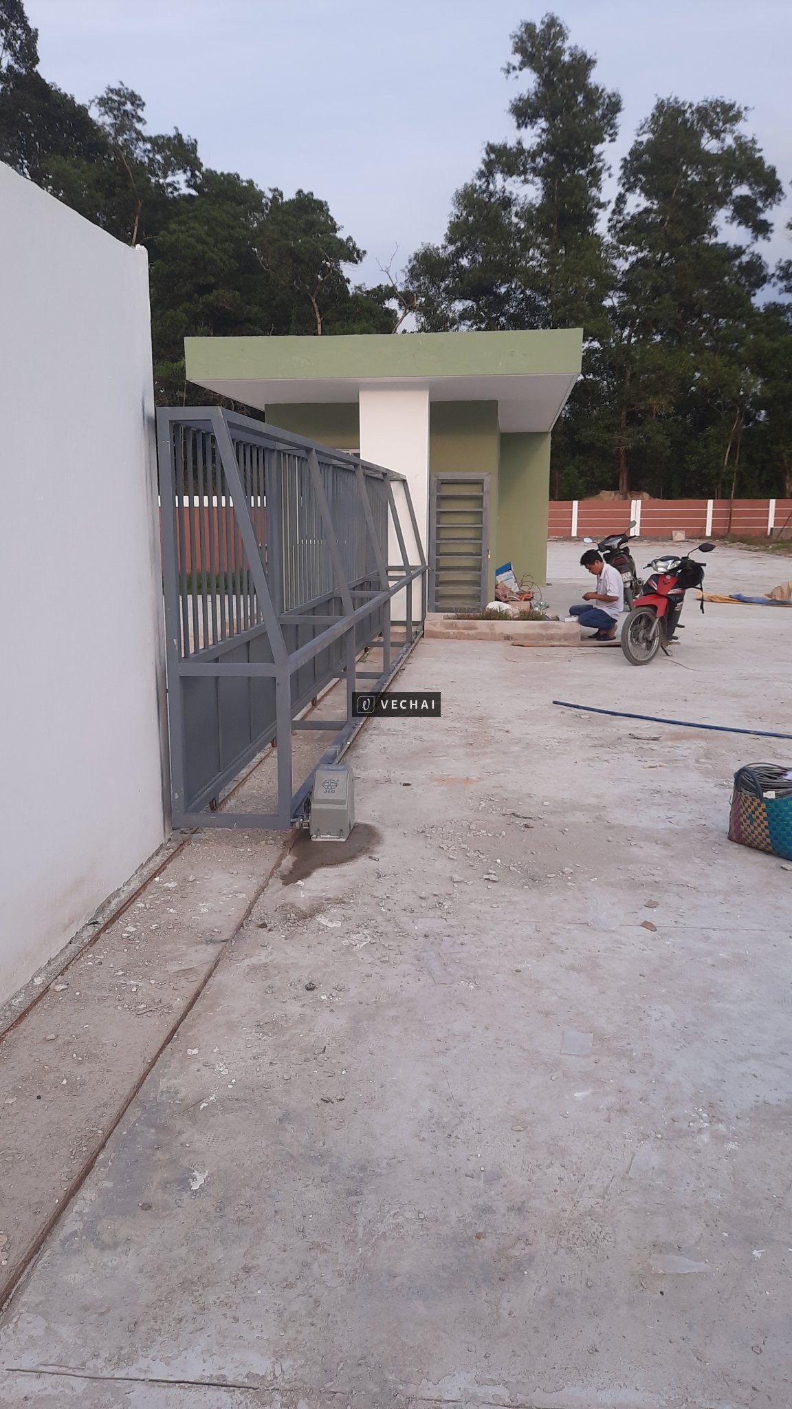 Mô tơ cổng sắt – JG chạy sênh dành cho cổng 2 đường ray