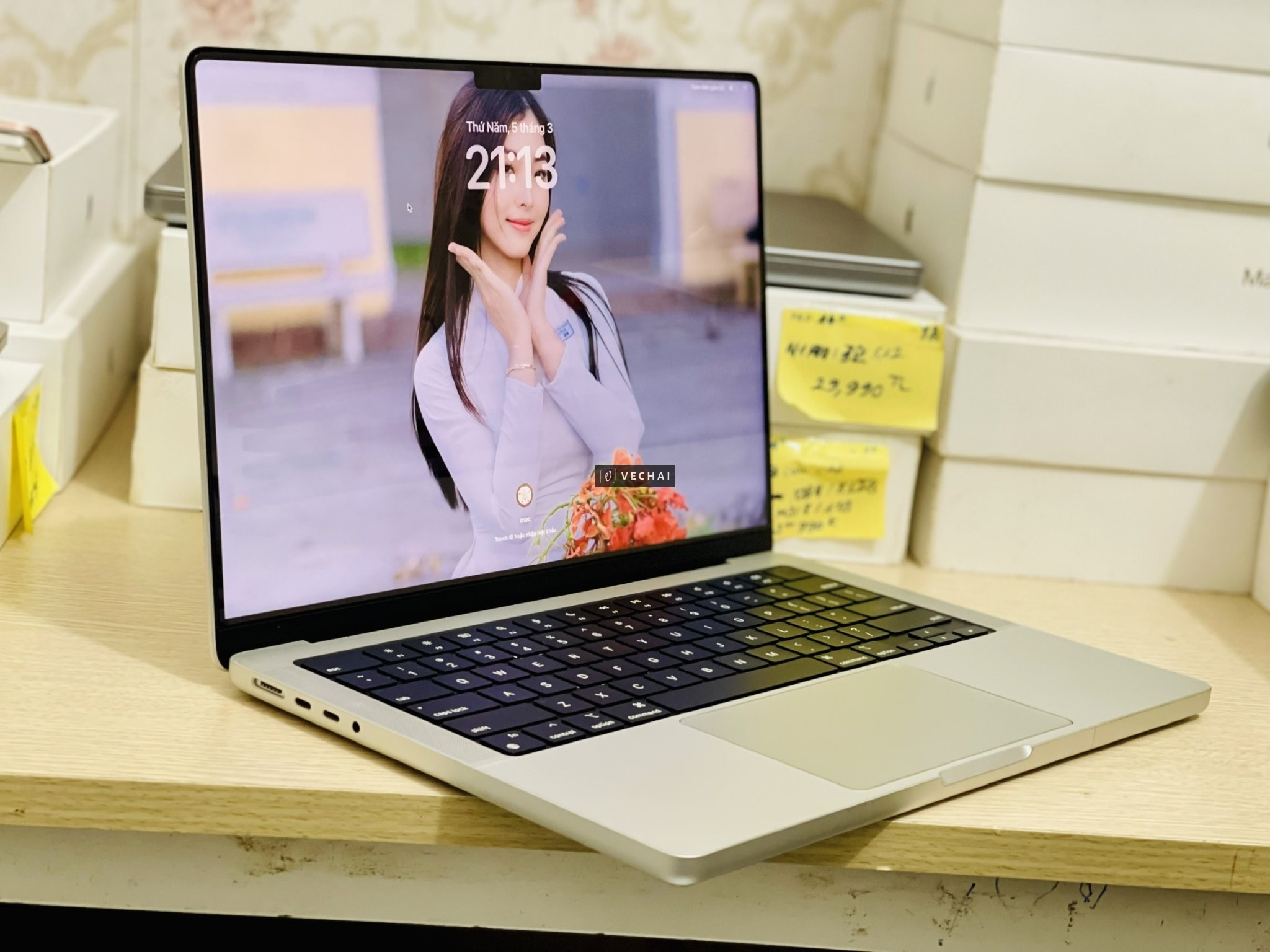 MacBook Pro 14" – M1 Max/64/1TB – Màu Silver: Khám Phá Tiềm Năng!