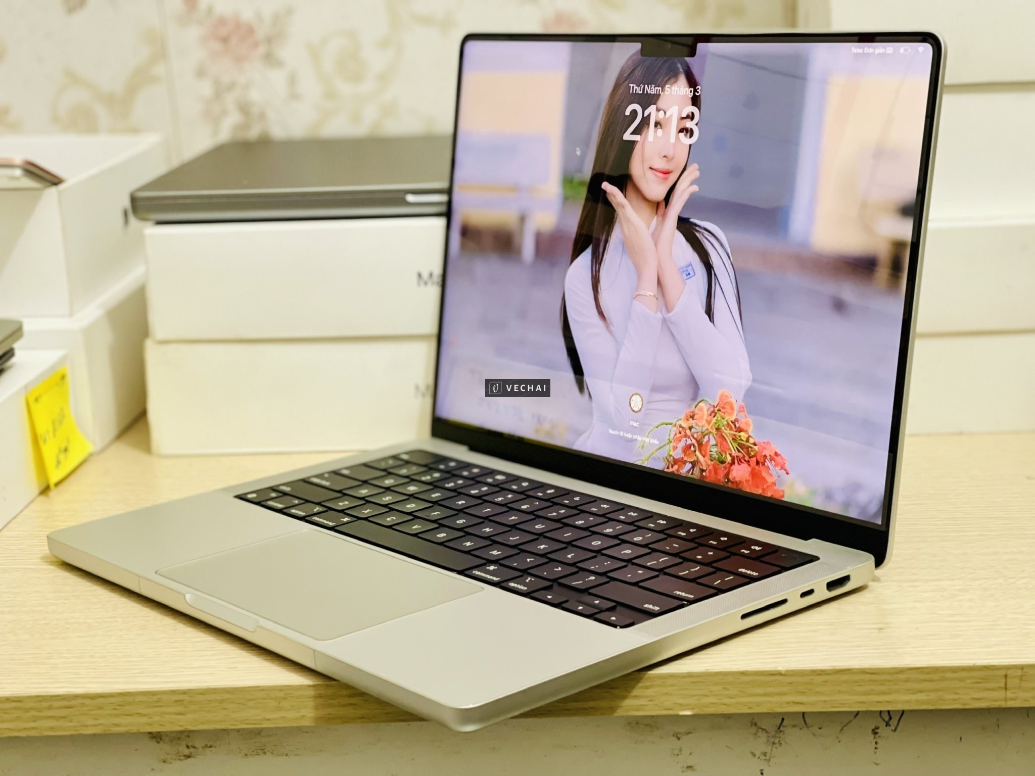 MacBook Pro 14" – M1 Max/64/1TB – Màu Silver: Khám Phá Tiềm Năng!