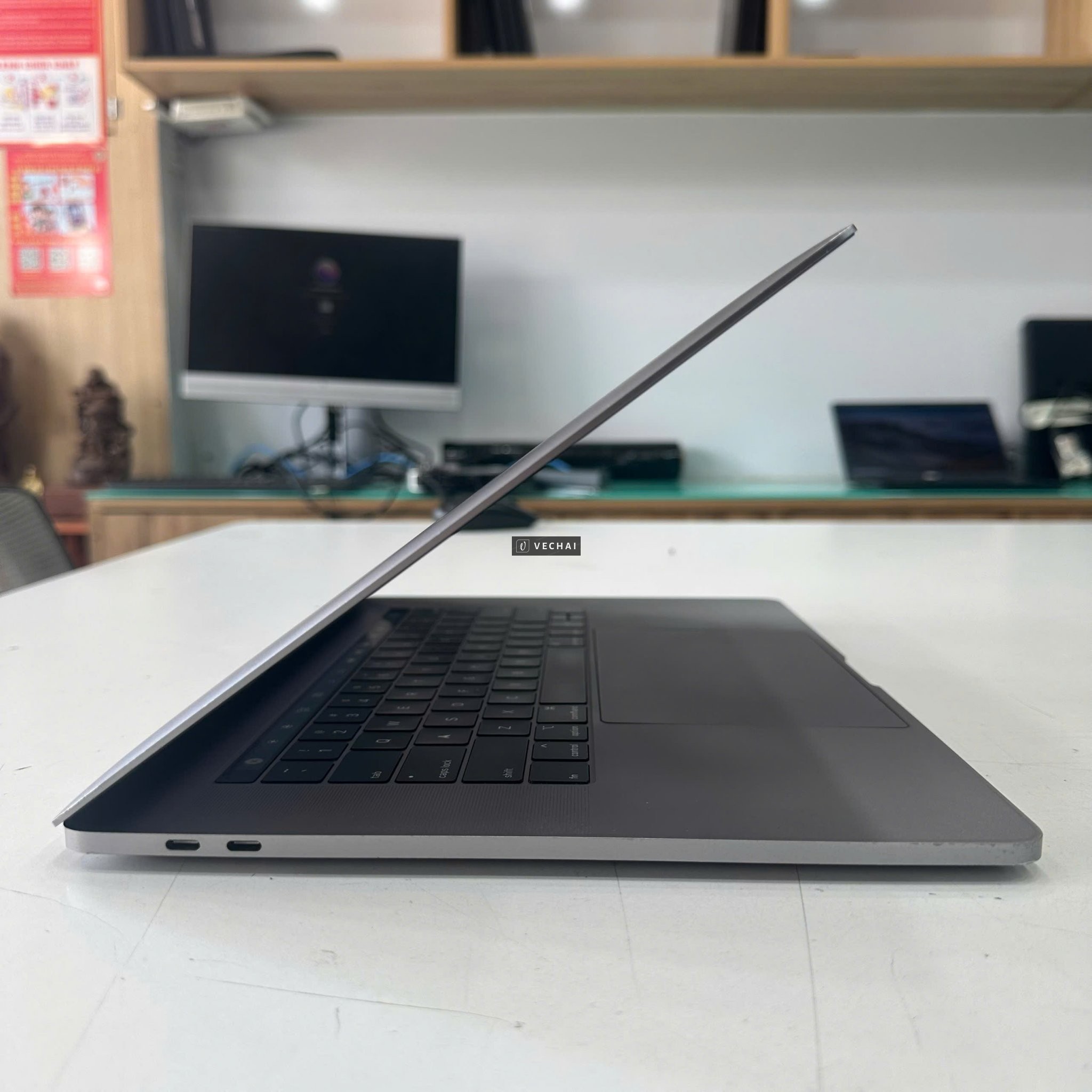 MacBook Pro 15 inch i7 16GB/512GB/Card rời 4G