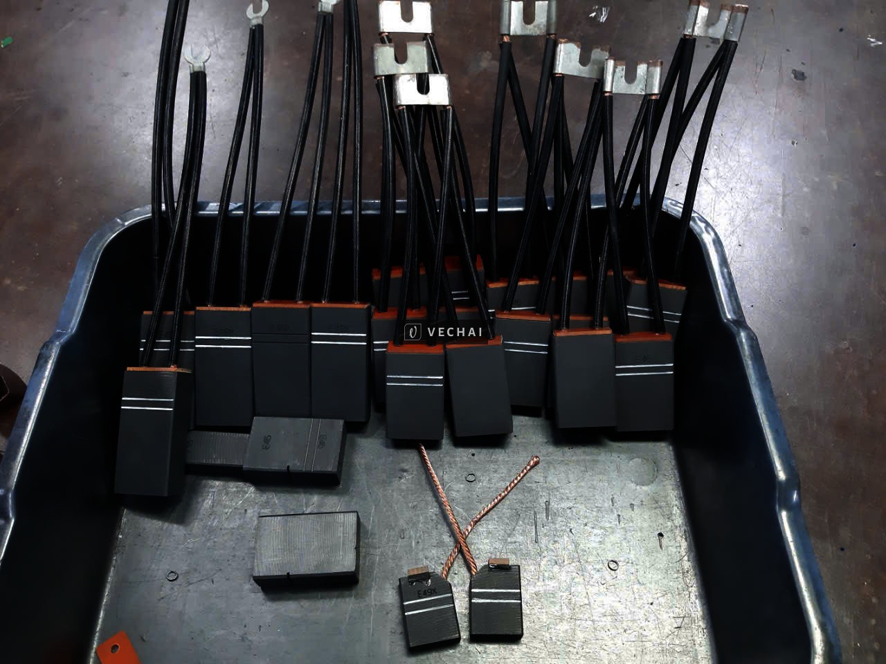 CHỔI THAN CÔNG NGHIỆP CHẤT LƯỢNG CAO – GIẢI PHÁP TỐI ƯU CHO ĐỘNG CƠ ĐIỆN