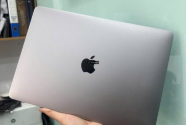 MacBook Air 2019 i5 8GB/256GB nguyên zin giá siêu rẻ