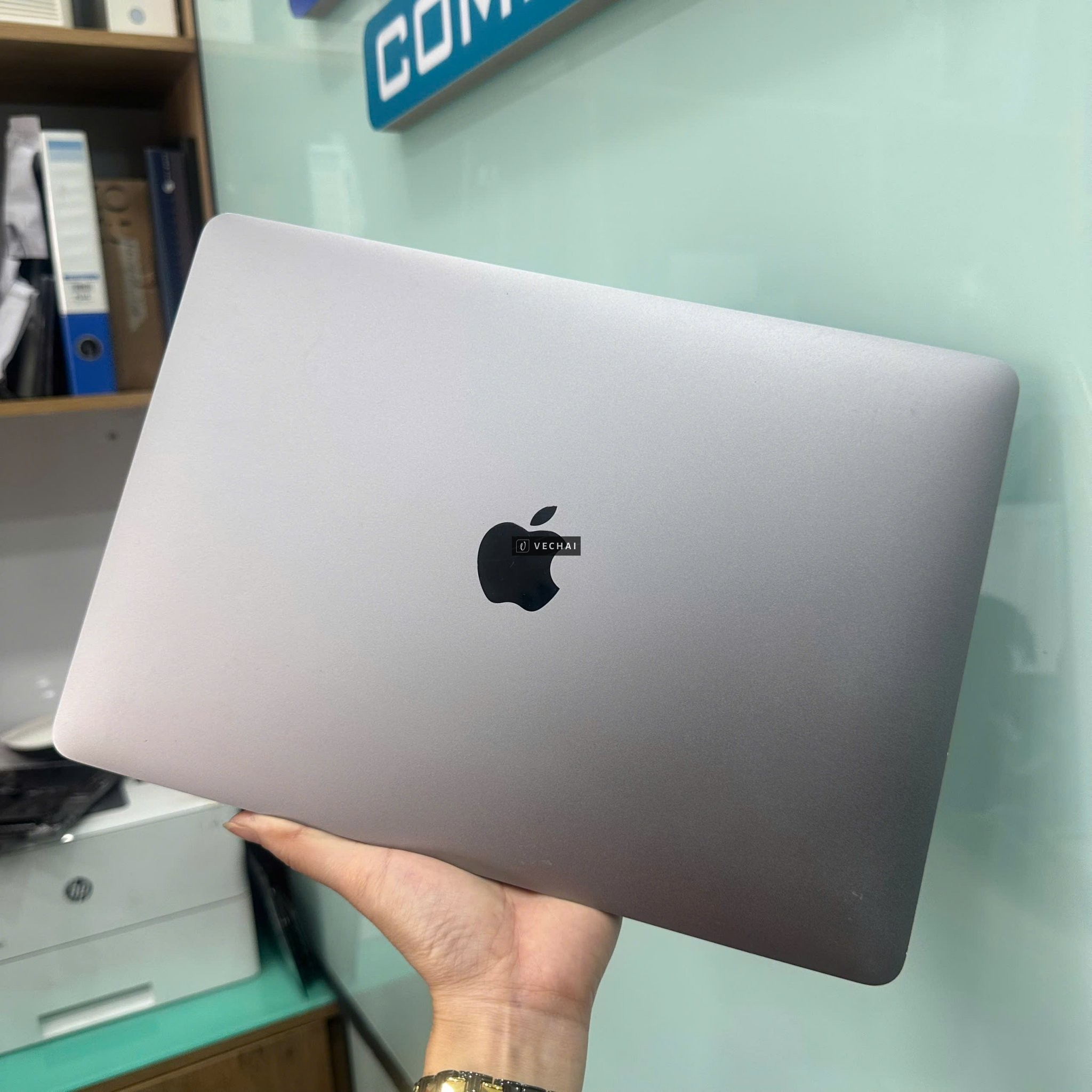 MacBook Air 2019 i5 8GB/256GB nguyên zin giá siêu rẻ