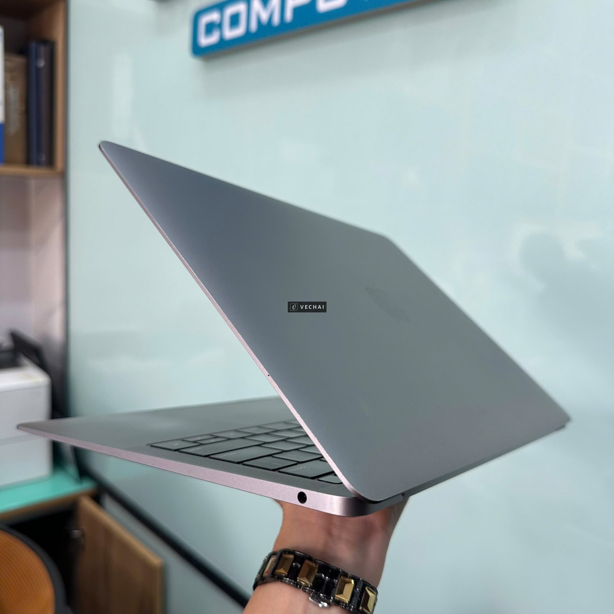 MacBook Air 2019 i5 8GB/256GB nguyên zin giá siêu rẻ