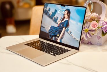 MacBook Air 15" – M2/16GB/512GB – Starlight – 19tr990k