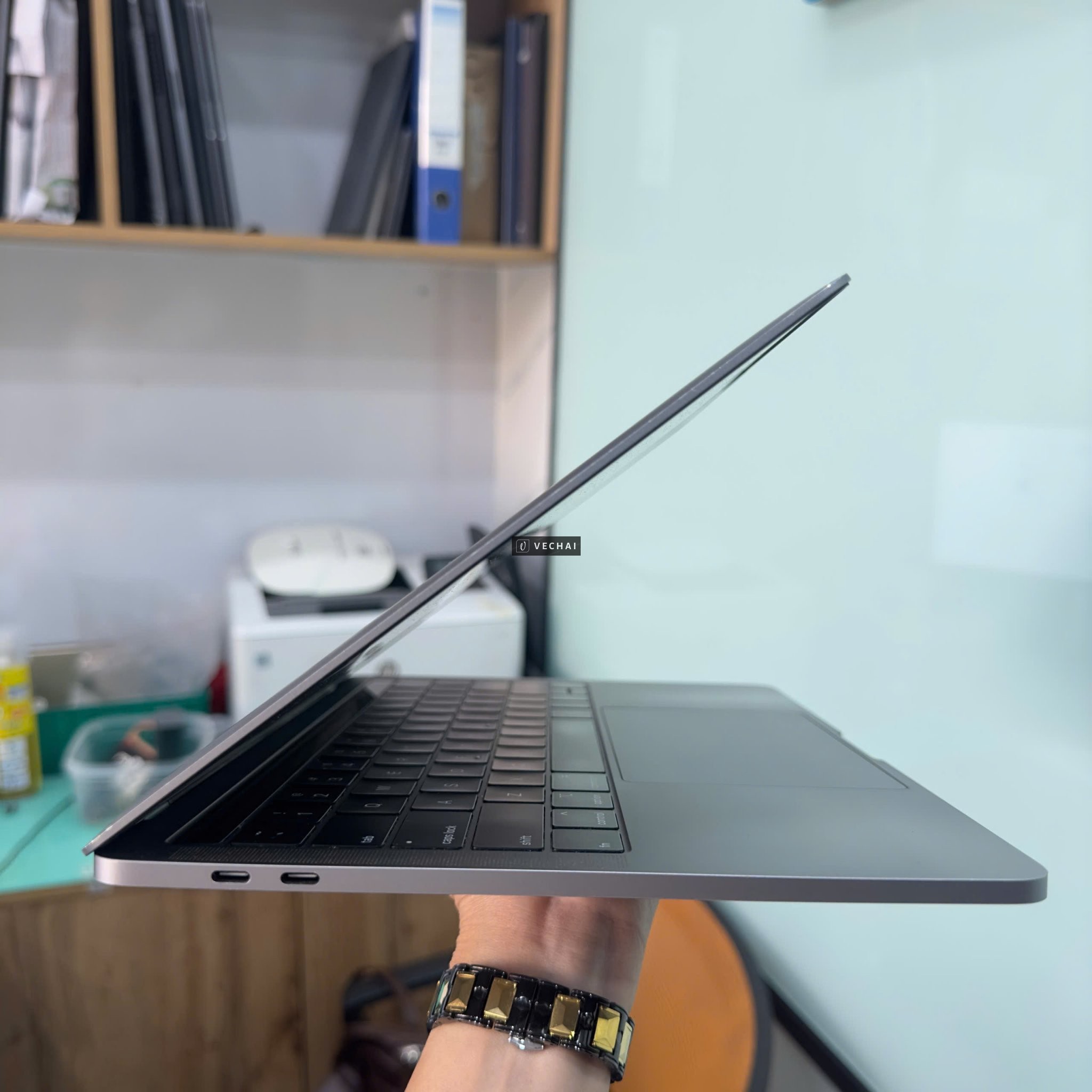 MacBook Pro 2019 13 inch/16G/256G zin đẹp giá cực tốt