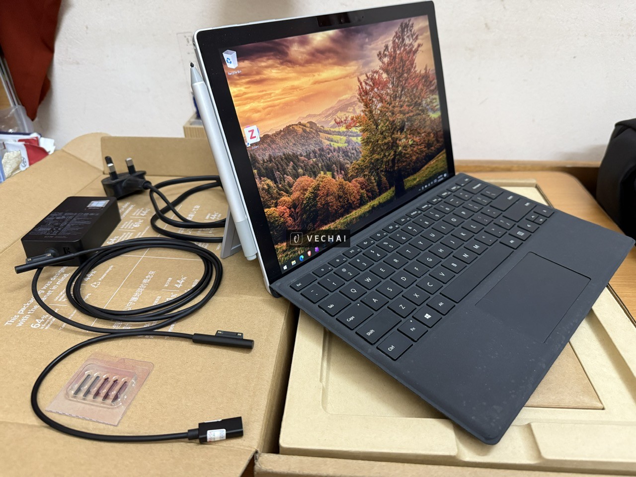 Cần bán cả bộ Surface pro 7 plus