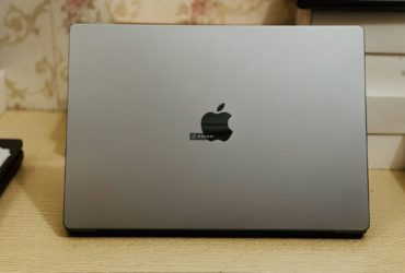 MacBook Pro 16" –  M2 Max | 32GB RAM | 1TB SSD — Gray