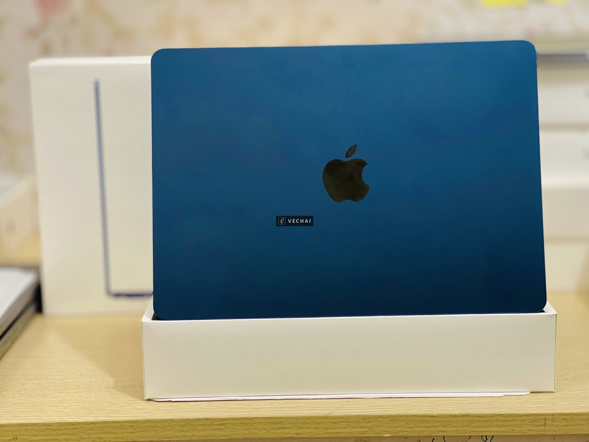 Chỉ 17.990k cho combo hoàn hảo: MacBook Air M2 Midnight 16GB/256GB.