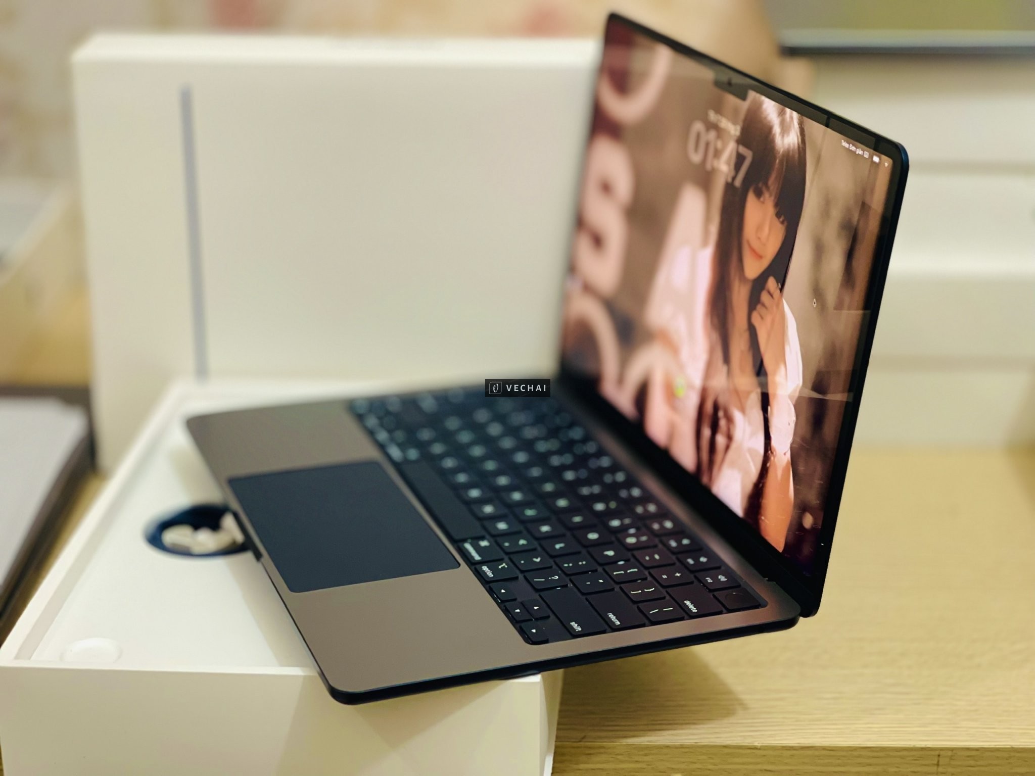 Chỉ 17.990k cho combo hoàn hảo: MacBook Air M2 Midnight 16GB/256GB.