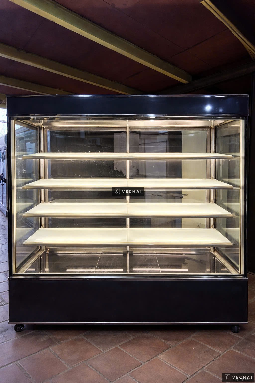 TỦ TRƯNG BÀY BÁNH LẠNH 5 TẦNG DAIKO – 1m8 – SANG TRỌNG & GIỮ LẠNH HIỆU