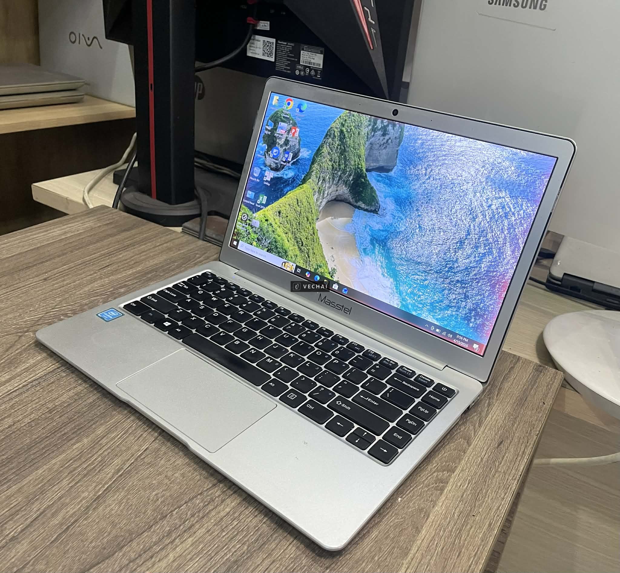 Laptop Masstel L133 Celeron N4000 4GB SSD 128GB