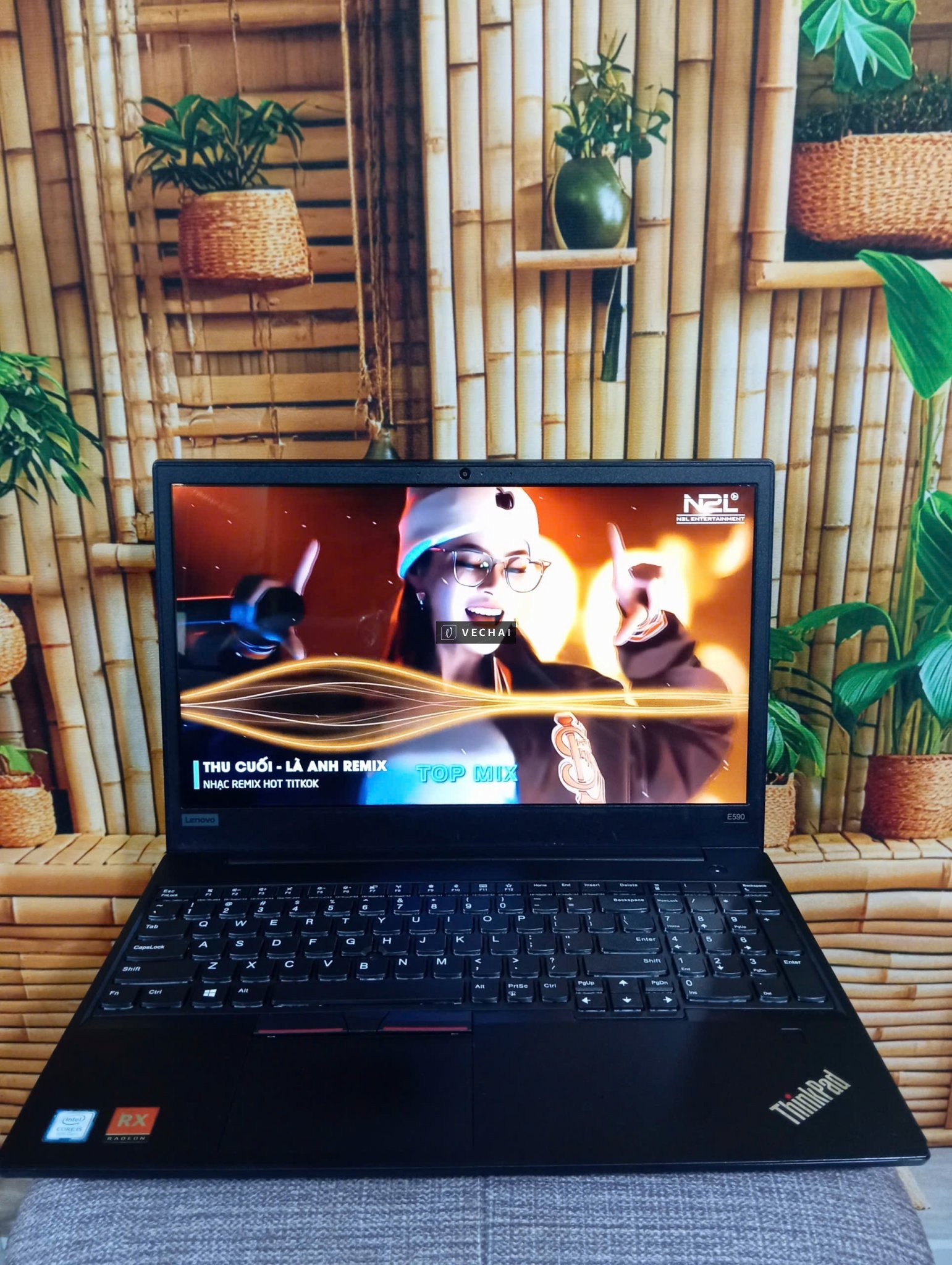 Laptop Lenevo ThinkPad E590 i5 8265U VGA Radeon RX 550X 2GB Ram 8GB SSD 128GB 15.6” FHD