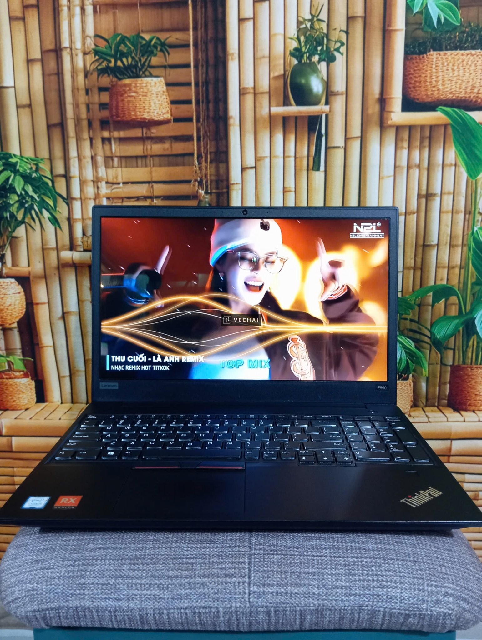 Laptop Lenevo ThinkPad E590 i5 8265U VGA Radeon RX 550X 2GB Ram 8GB SSD 128GB 15.6” FHD