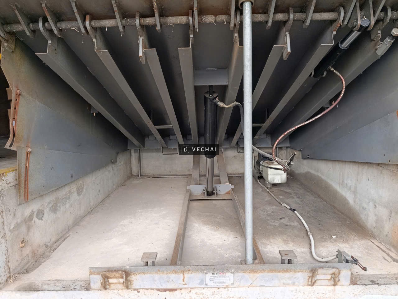 Sàn nâng thủy lực 6 tấn,Sàn nâng tự động 8 tấn,Dock leveler 10 tấn giá rẻ, Sàn nâng thủy lực tải t