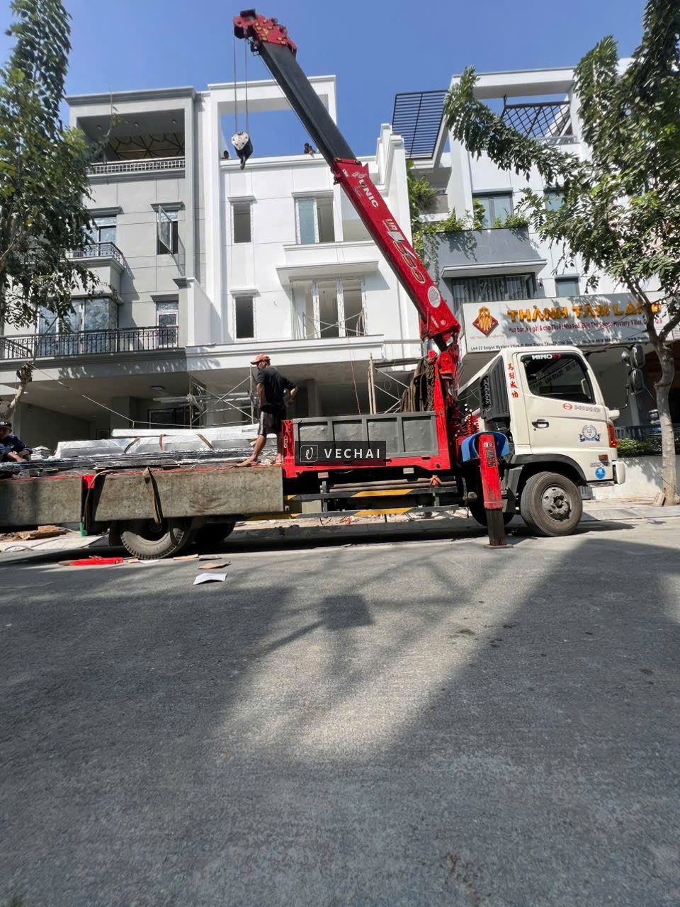 Dịch Vụ Xe Cẩu Bốc Dỡ Hàng Container, Cứu Hộ Hàng Hóa Nhanh Chóng