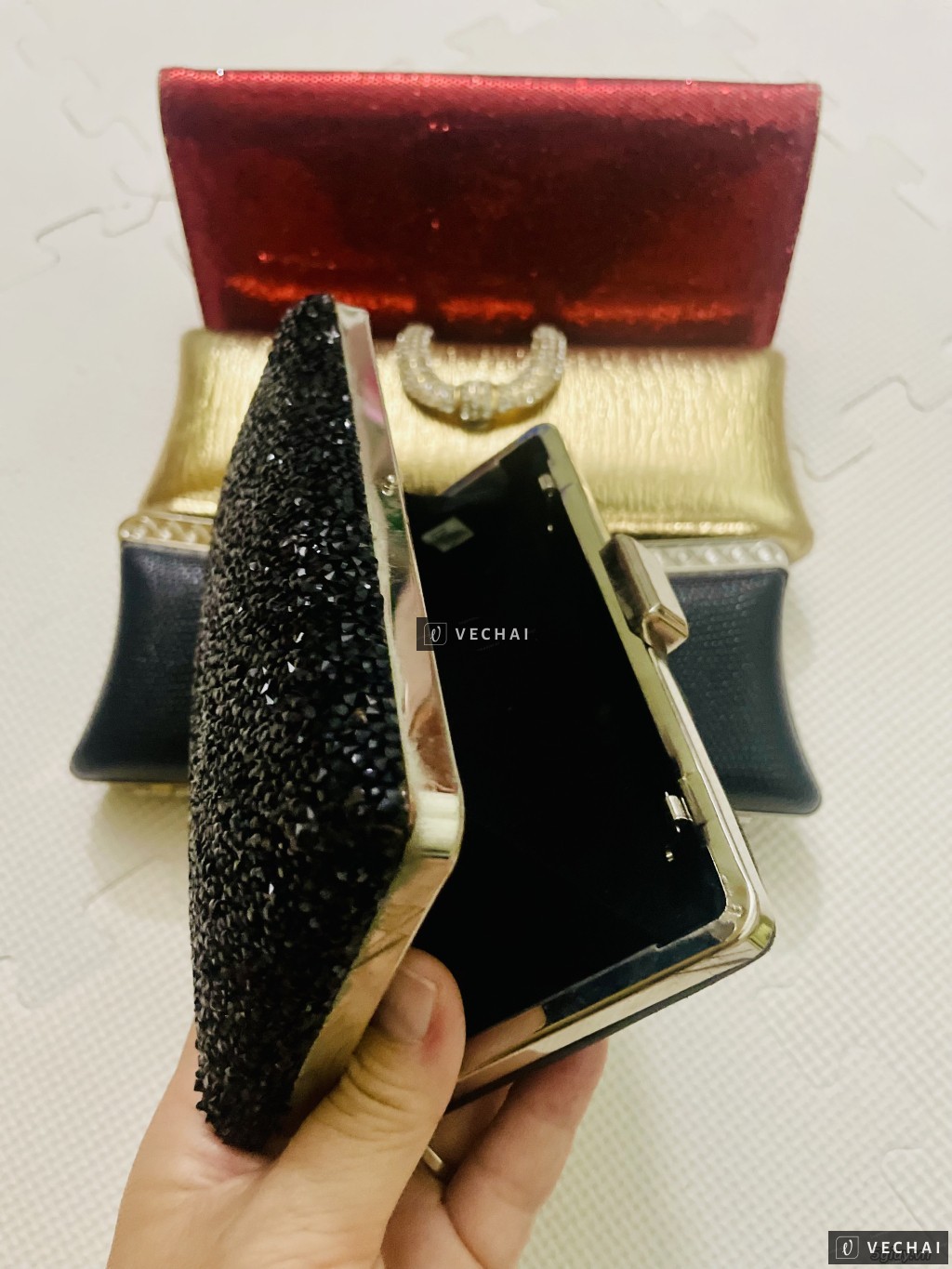 THANH LÝ 04 BÓP CẦM TAY CÒN MỚI 96%